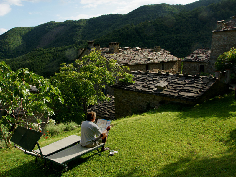 Searching on a map in Borgo di Vagli