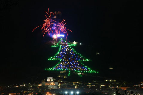 Albero Di Natale Gubbio Umbria.Borgo Di Vagli